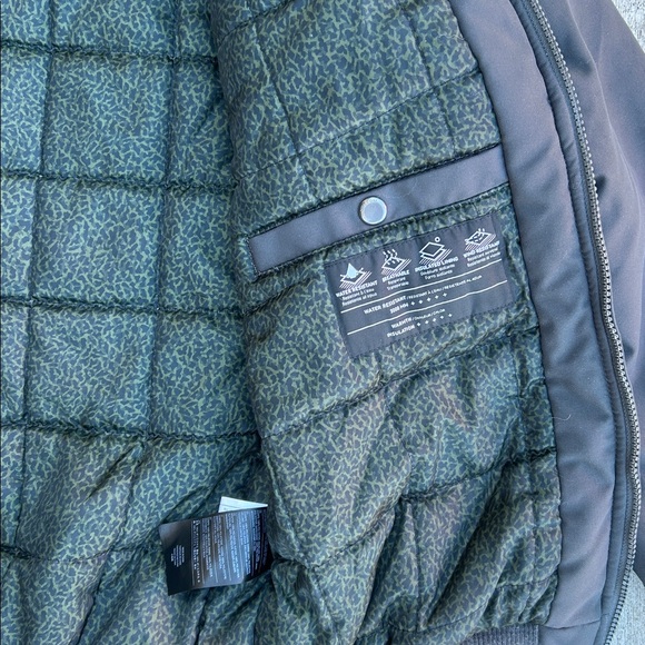 Volcom Jacket - Picture 4 of 5